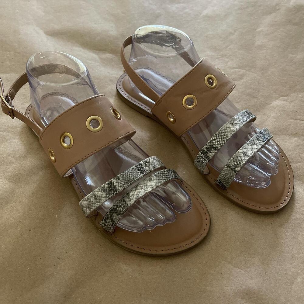 Women's 8M Lane Bryant Strapped Buckle Sandals